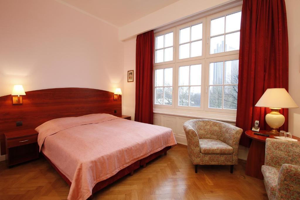 Hotel Preuss Im Dammtorpalais Hamburg Bilik gambar
