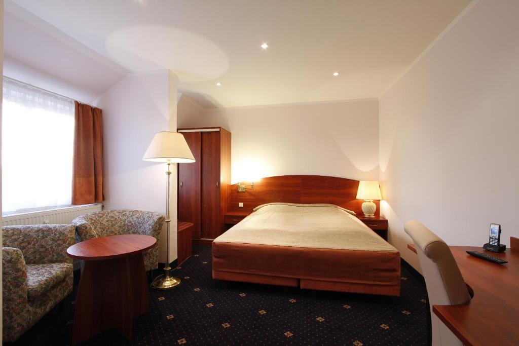 Hotel Preuss Im Dammtorpalais Hamburg Bilik gambar